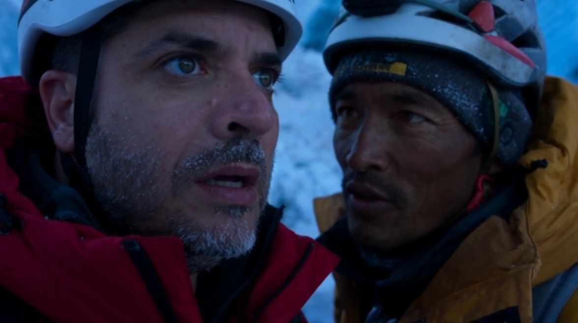 Un regard entre Vincent et Pemba. Une décision. On continue.